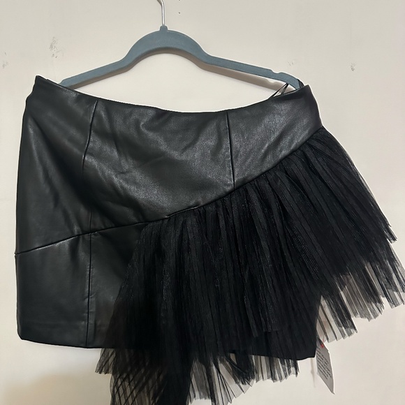 ASOS LUXE leather look tulle mini skirt in black - Picture 4 of 5